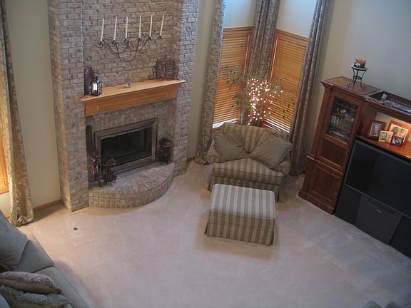 2-story Great Room and Fireplace