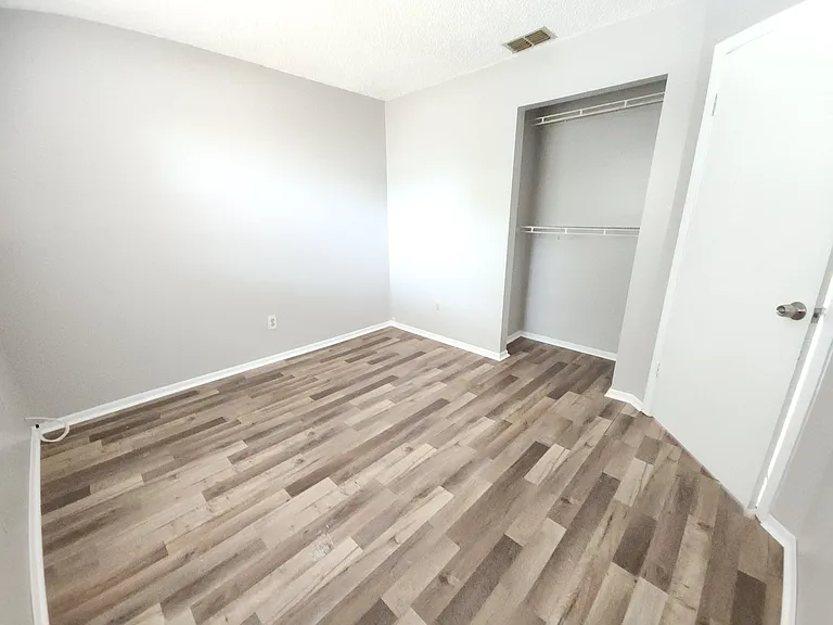 1140 Plaza Comercio NE #2 — Photo 29
