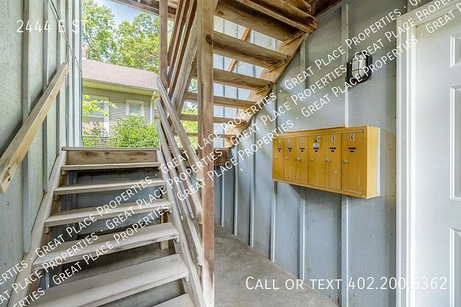 2 bed, 650 sqft, $749 — Photo 2