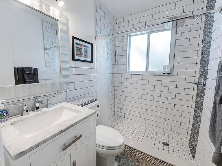 1258 Beach Rd #9 — Photo 2