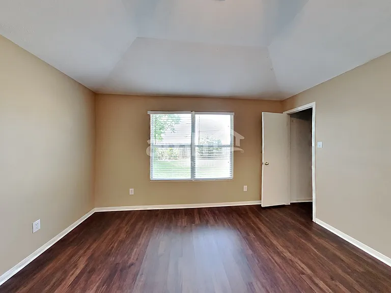 5215 Lavender Ln — Photo 12
