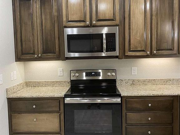 4th image of 3876 Shady Grove Dr