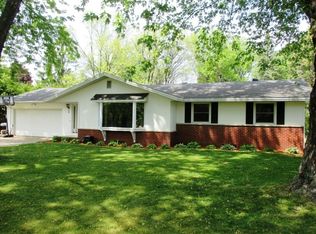 24 Maplewood Dr, Stevens Point, WI 54481