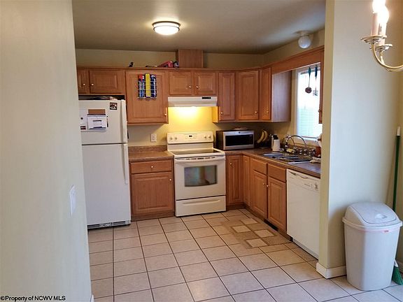5th image of 266 Eastgate Dr