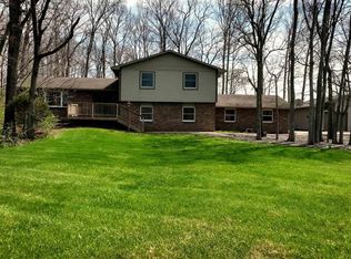 16412 Gordon Ln, Leo, IN 46765