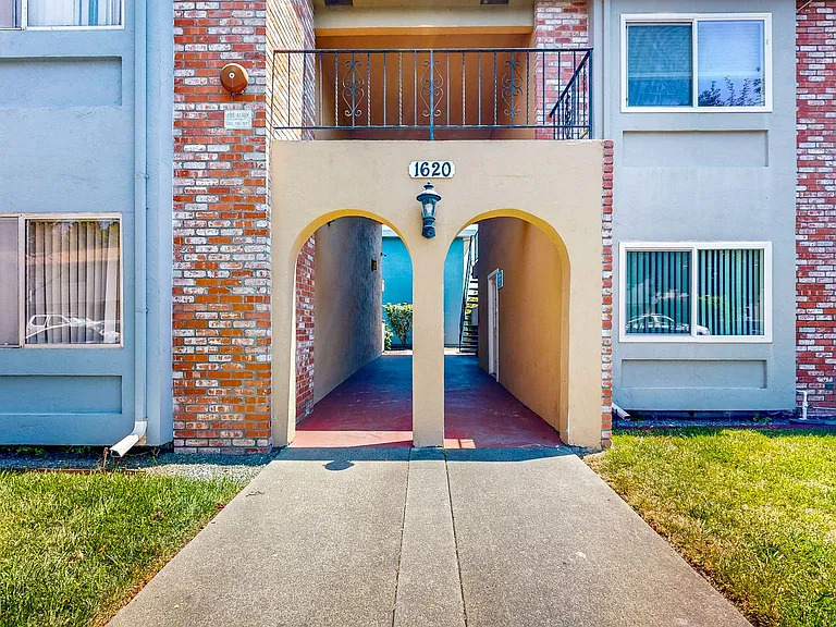 PURE Property Management Presents: El Prado Apartments — Photo 2