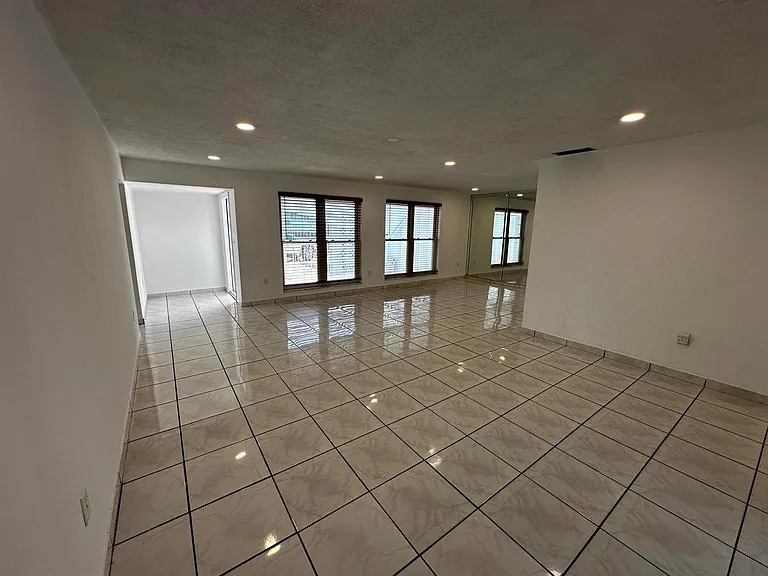 7725 Grandview Blvd — Photo 7