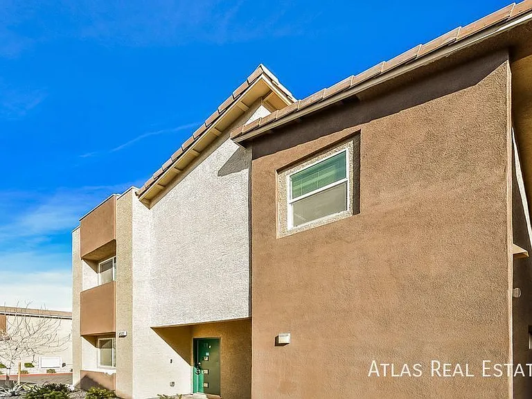 4527 Sapphire Moon Ave — Photo 16