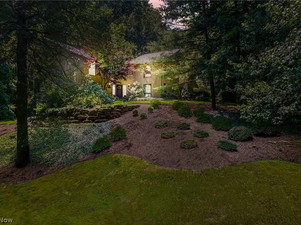 25 Martingale Ct, Bentleyville, OH 44022