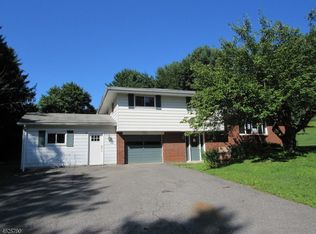 553 Brass Castle Rd, Oxford, NJ 07863