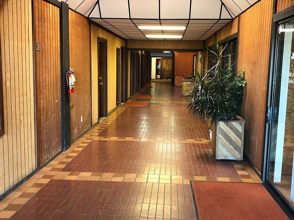 1st image of 1080 Mason Mall #10