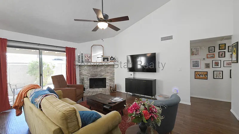 2 bed, 2.0 bath, 969 sqft, $1,999 — Photo 2