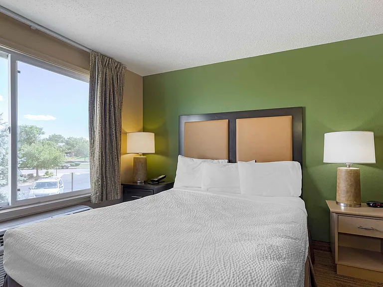 Studio Suite - 1 Queen Bed