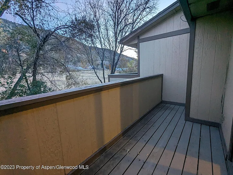 387 S 9th St — Photo 17