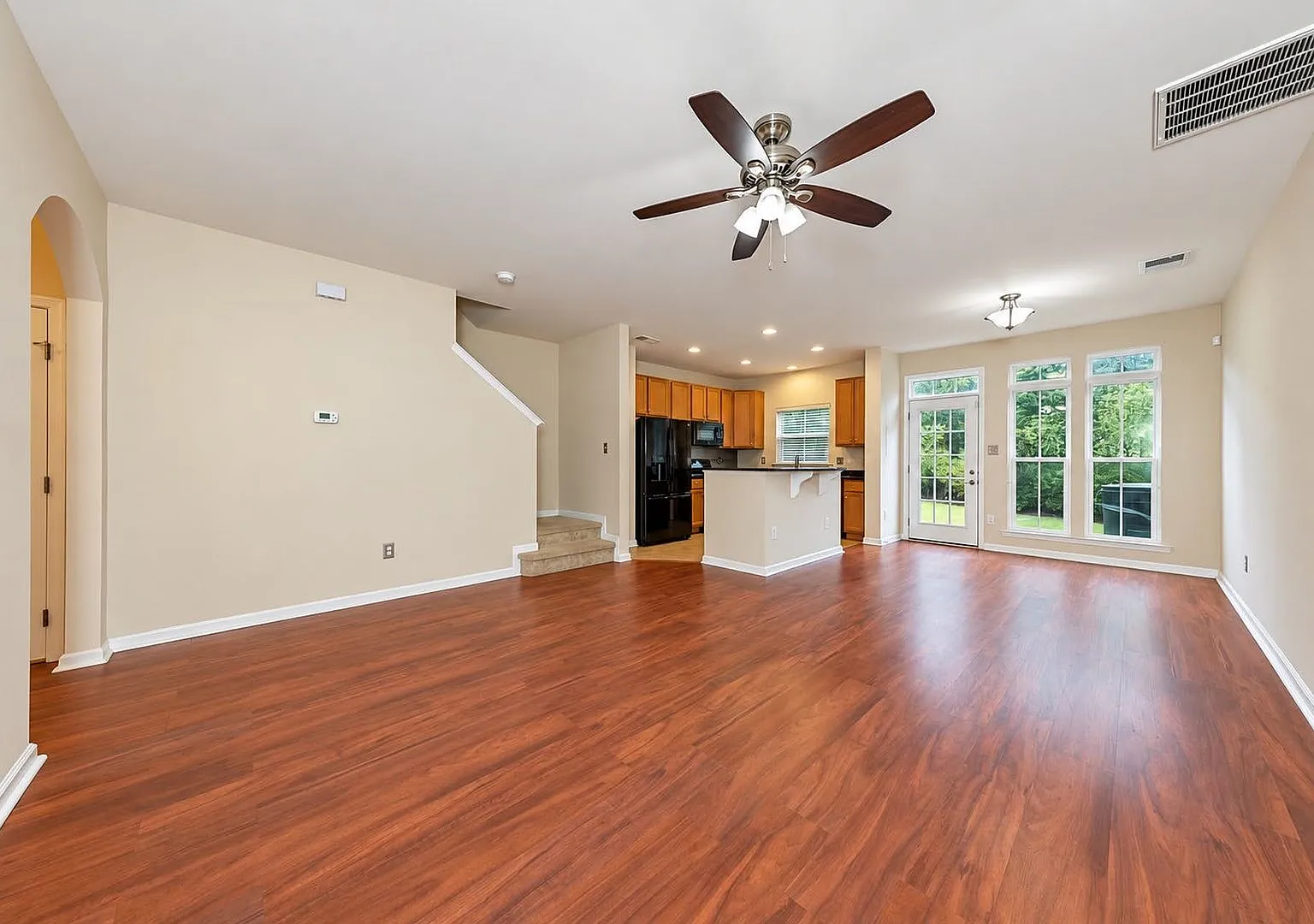 Townhome in White hall — Photo 4
