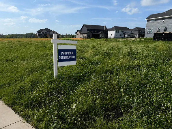 9490 Tall Grass Trl, Saint John, IN 46373