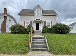 306 E Benton St, Wapakoneta, OH 45895