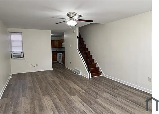 3 bed, 1100 sqft, $1,400 — Photo 2