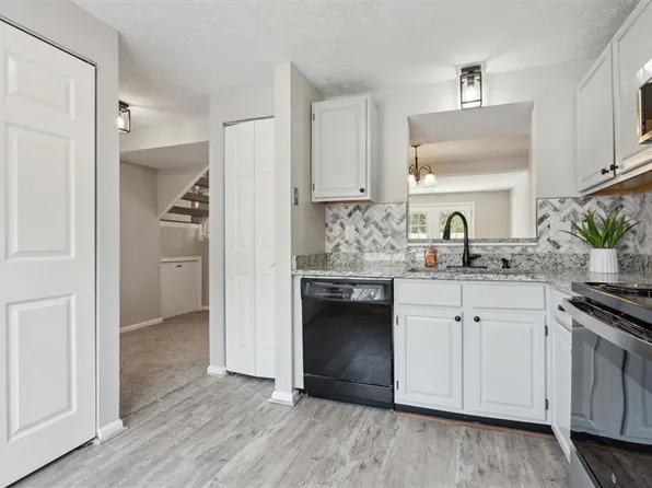 75 Lucinda Ct, Hampton, VA 23666