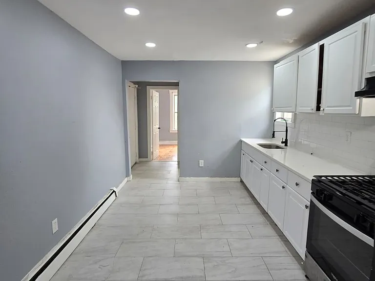 952 Lafayette St #2A — Photo 3