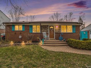 37444 Walnut St, Romulus, MI 48174