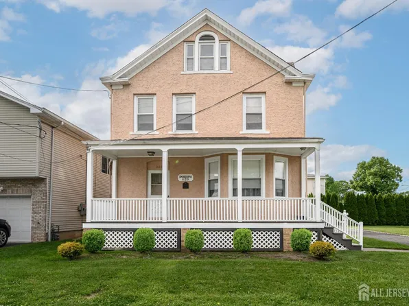 1120 Madison Hill Rd, Clark, NJ 07066