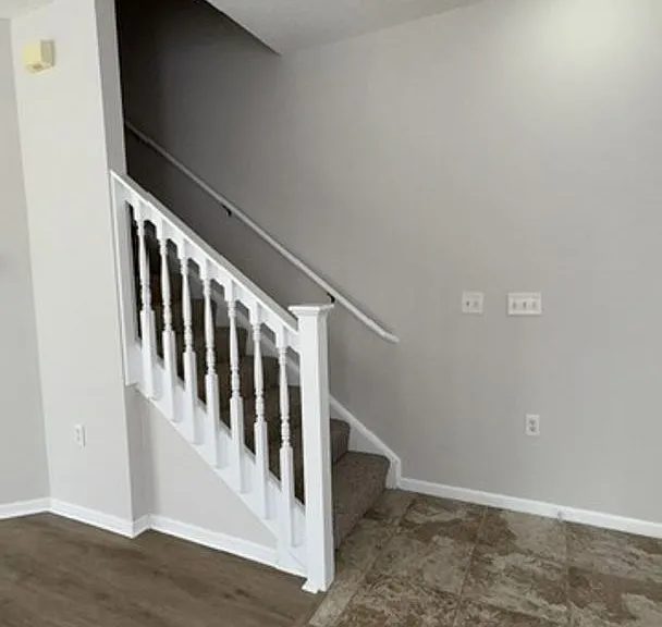 5821 Ludington Dr — Photo 8