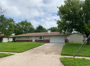 300 Brookside Dr, Lincoln, NE 68528