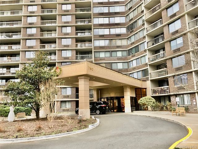 1st image of 2 Bay Club Dr APT 19Y