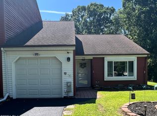 75 Westchester Dr, Clifton Park, NY 12065