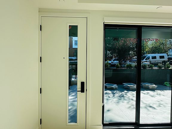 4th image of 561 W 28th Ave #112