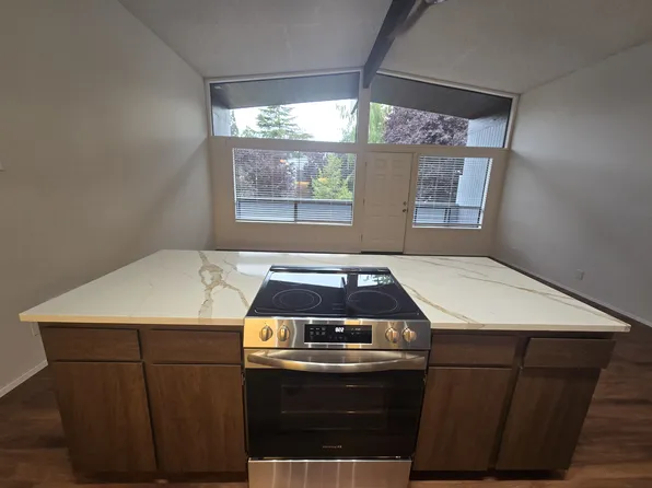 17617 Linden Ave N #0, Seattle, WA 98133