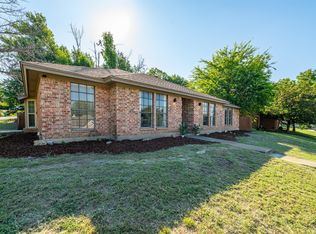 8708 Glen Hollow Dr, Fort Worth, TX 76179
