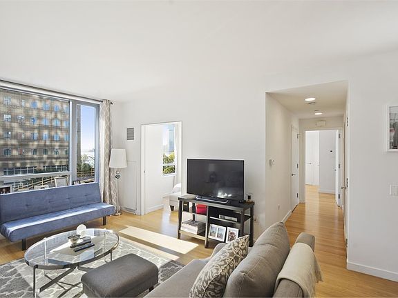 4th image of 2 River Ter APT 4E
