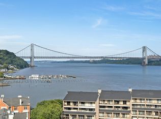 1203 River Rd APT 10E, Edgewater, NJ 07020