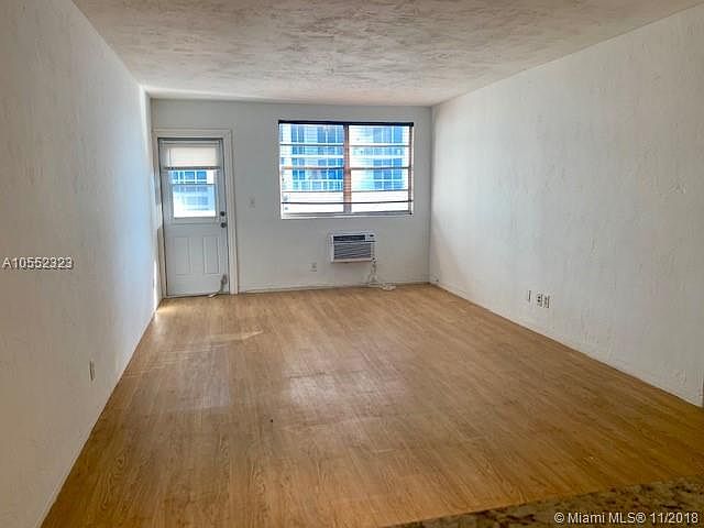 1st image of 505 NE 30th St Penthouse 5