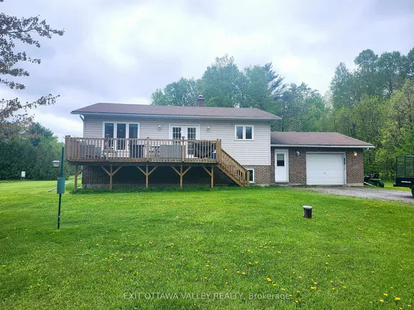 2943 B Line Rd, Laurentian Valley, ON K8A 6W6