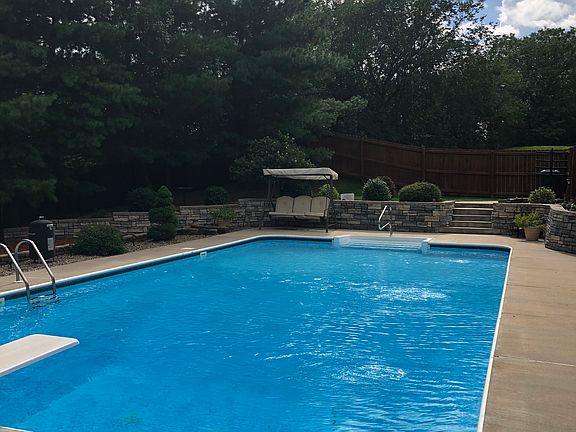 2nd image of 3111 Morton Ln