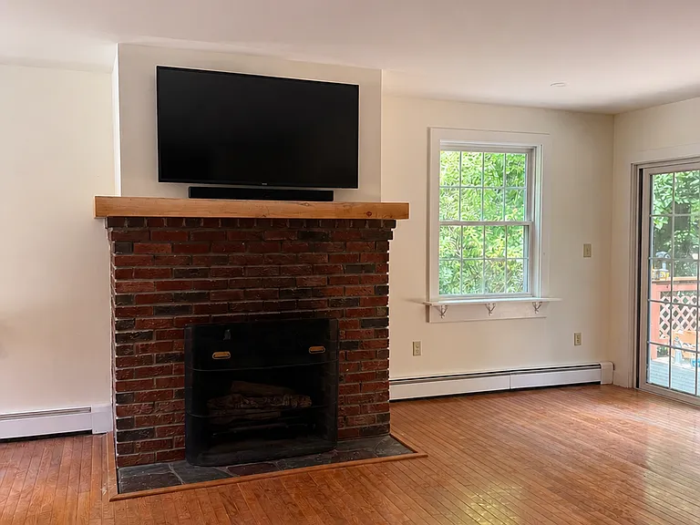 515 W Side Rd — Photo 2