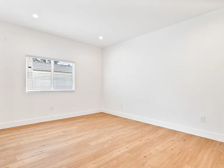 18203 Sunburst St — Photo 18