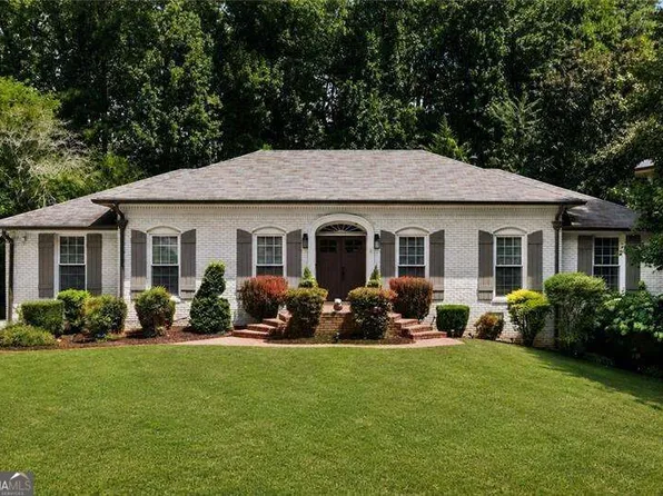 175 Forrest Lake Dr, Sandy Springs, GA 30327