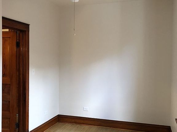 5th image of 930 N Fairfield Ave #2
