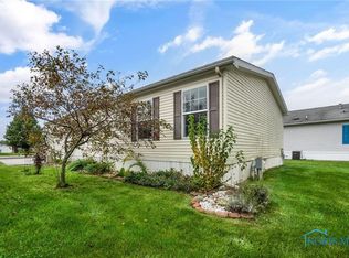 145 Woodcreek Blvd, Walbridge, OH 43465