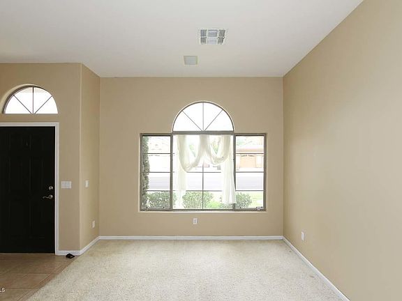 5th image of 1399 E Oxford Ln