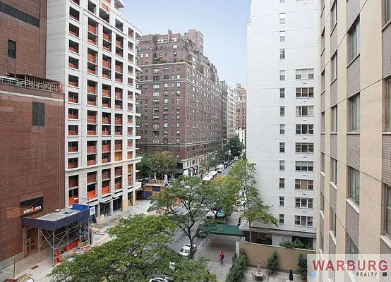 Sold by Warburg | media 10