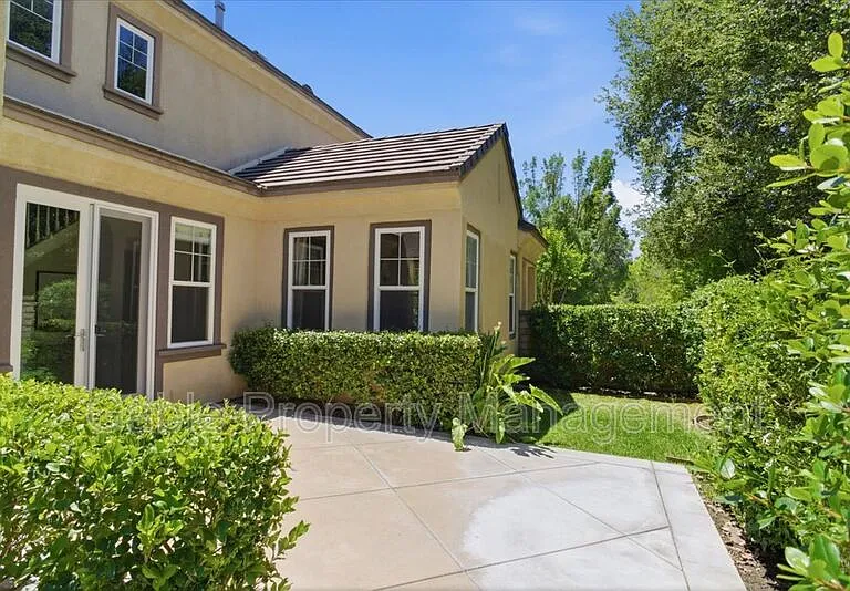 26882 Greenleaf Ct — Photo 25