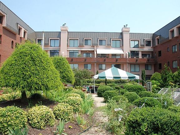 4th image of 255 College Cross APT 67
