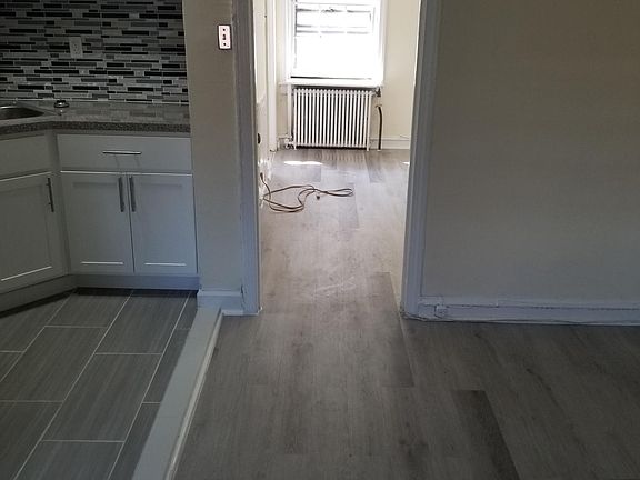 4th image of 310 S Camac St APT 6