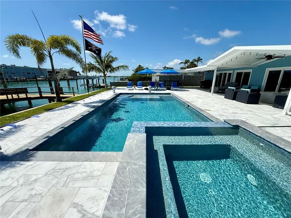 12300 4th St E, Treasure Island, FL 33706