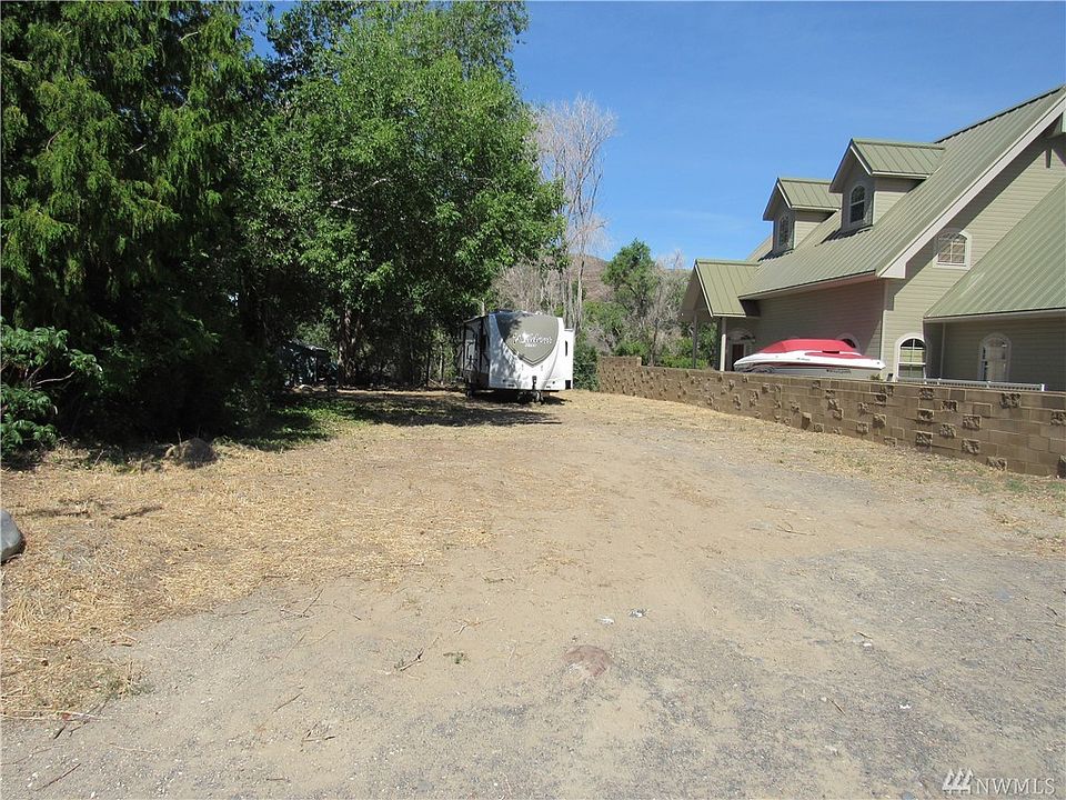 1st image of 646 River Dr SW